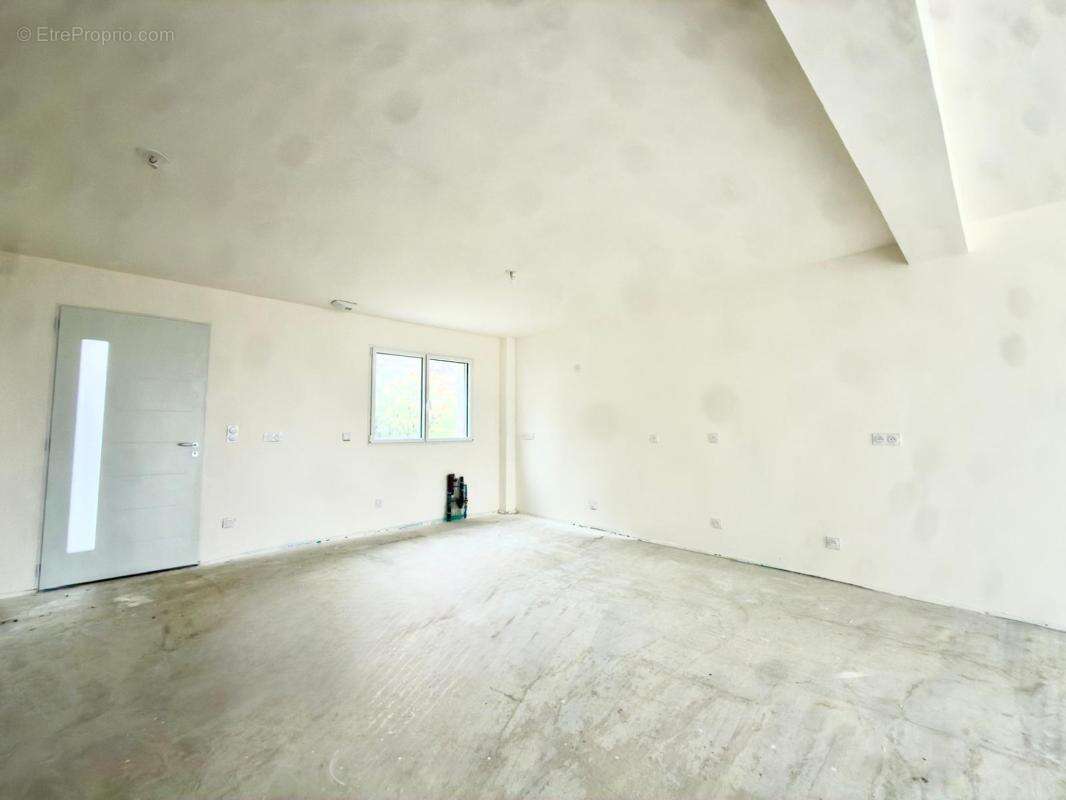 Maison à QUINCY-VOISINS