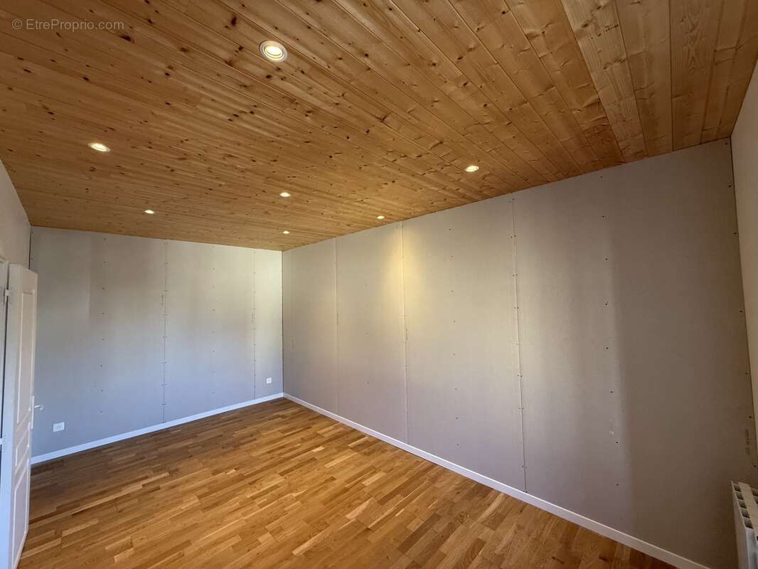Maison rénovée avec seconde bâtisse à fort potentiel – Plussulien (22320) - photo 8