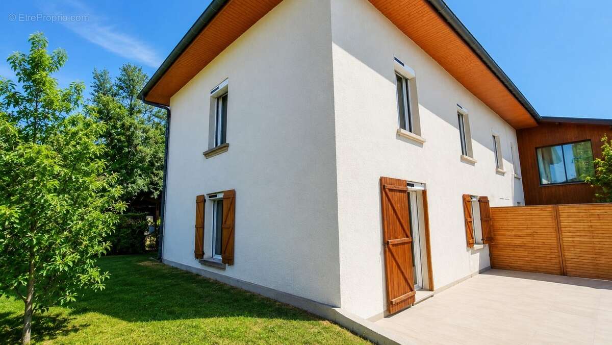 Saint-hilaire-de-la-côte – maison de caractère rénovée – 94,46 m² – jardin – terrasse - photo 16
