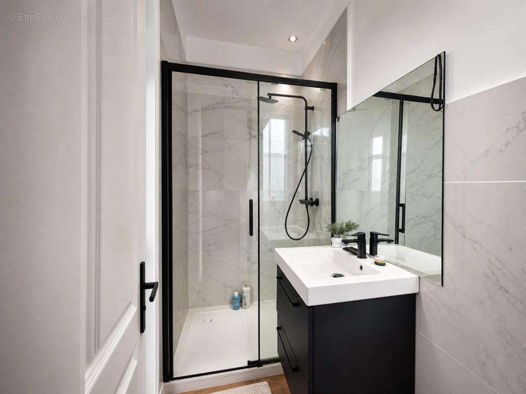 Maison de 7 pièces de 160 m² situé à Jarnac - photo 7