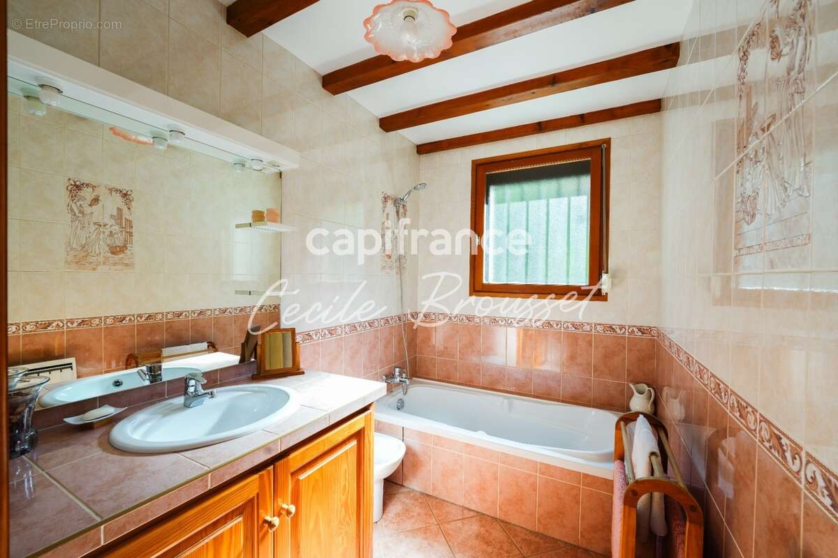 Maison d'exception 4 faces avec jardin arboré, source naturelle et vue panoramique sur les Pyrénées – Bolquère (66210) - photo 10