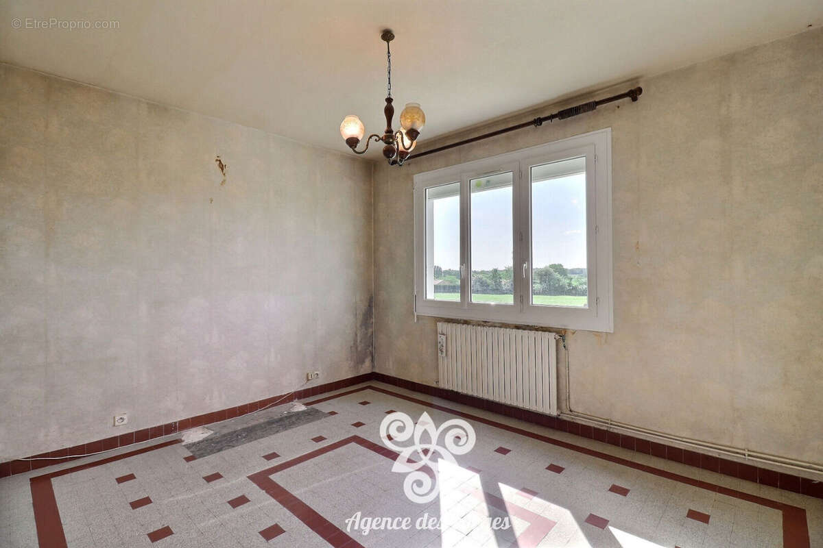 Maison à SAINT-CHRISTOPHE-LA-COUPERIE