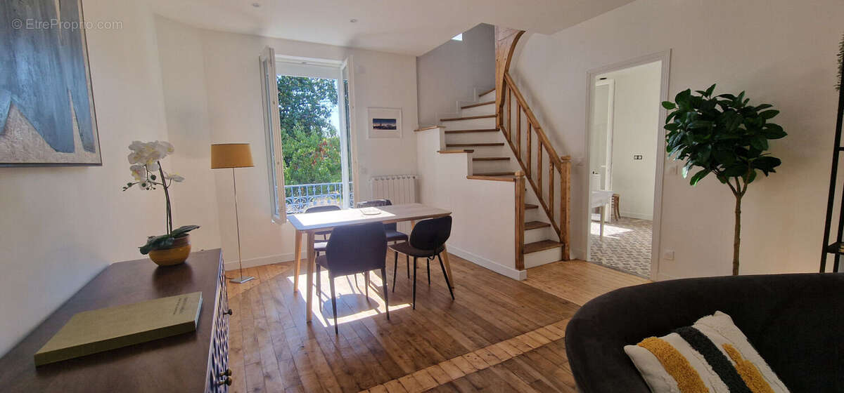 Maison à VIGNEUX-SUR-SEINE