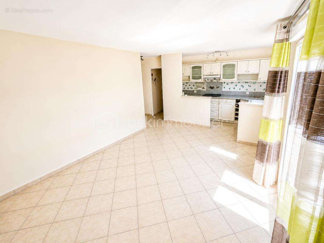 Appartement à LIVRY-GARGAN
