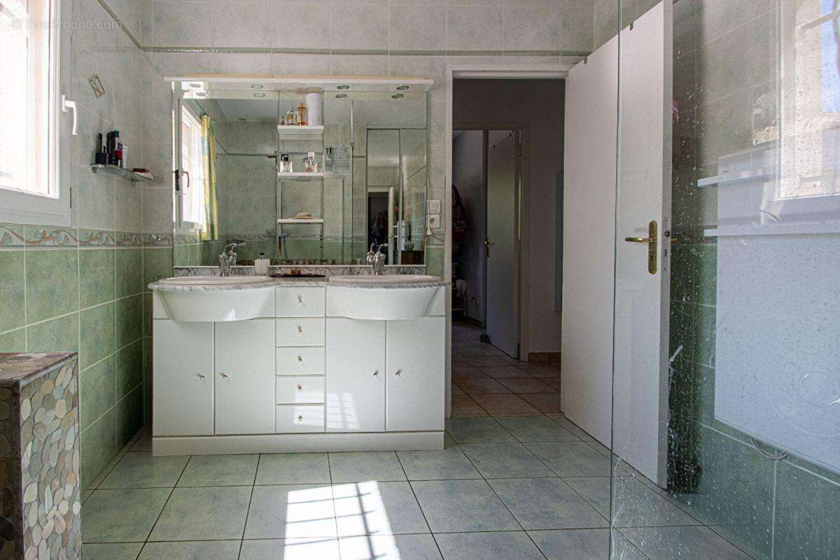 Vente  villa  moussan - 128m2- 4 pieces - 358000  hai - photo 15