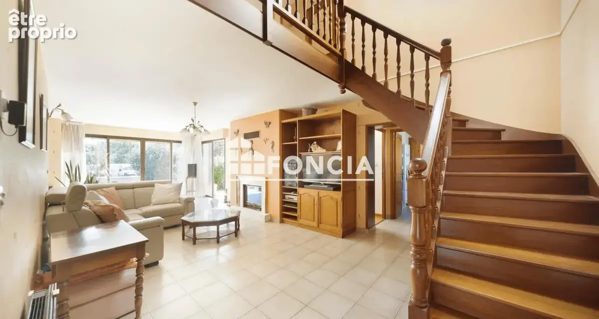 Oloron-Sainte-Marie (64400) – Maison atypique 170 m², DPE C, jardin clos 1000 m² - photo 3