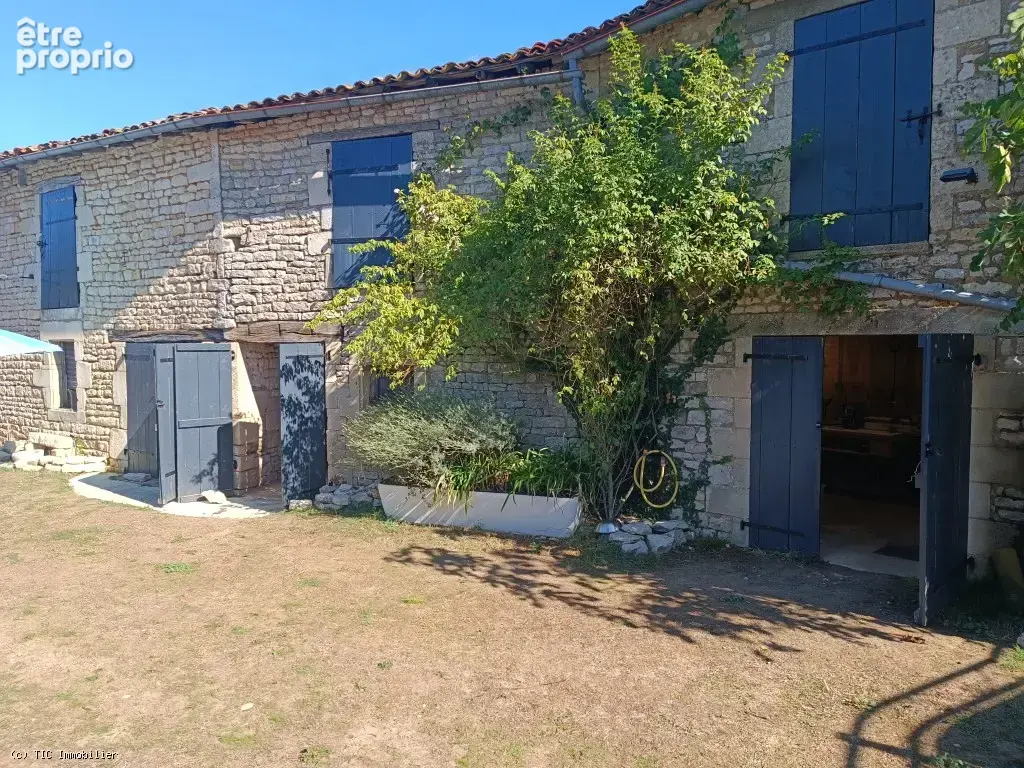 Belle Maison en Pierre avec Piscine, Dépendances et Jardin - photo 33