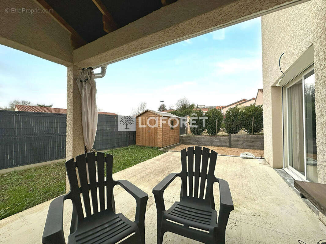 Maison à CHANOZ-CHATENAY