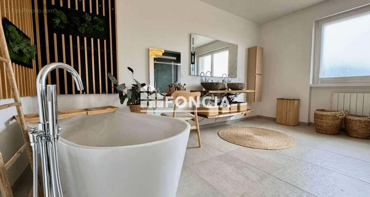 Maison à CHARLY-ORADOUR