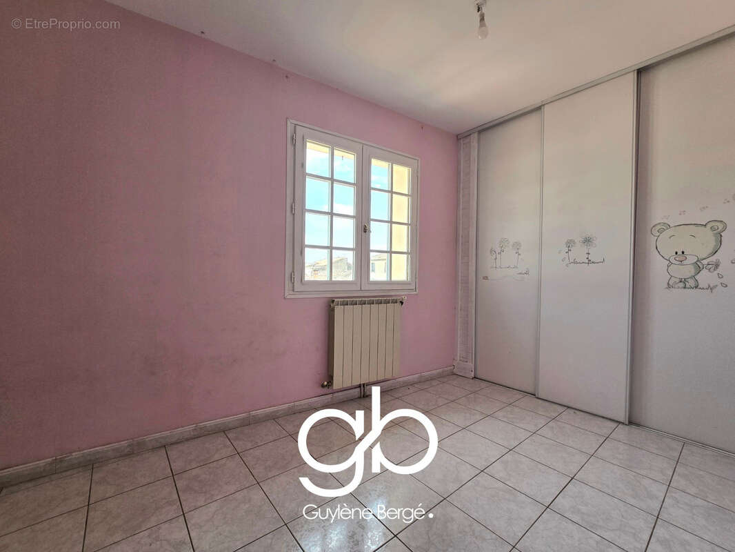 Maison 76 m2 avec grand garage, terrasse plein sud et fort potentiel   Centre de Lunel - photo 7