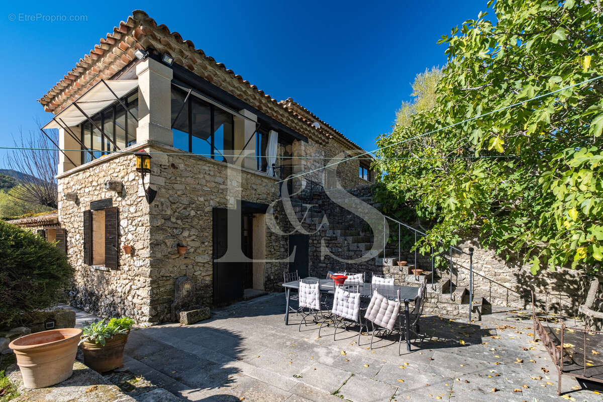 Maison à REILHANETTE