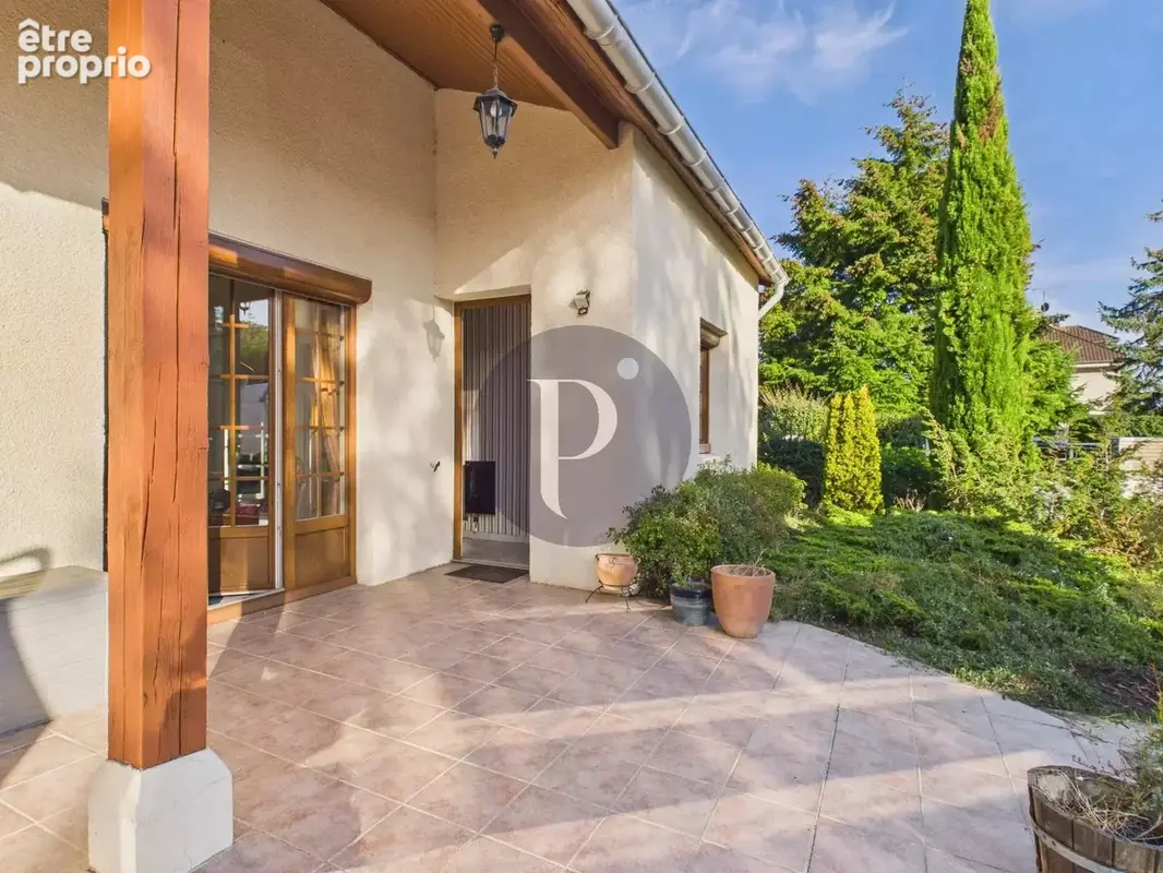 Photo Maison à Verrieres-Le-Buisson au prix de 520 000€