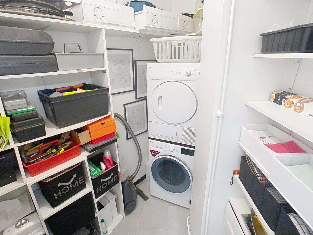 Appartement à AVRILLE