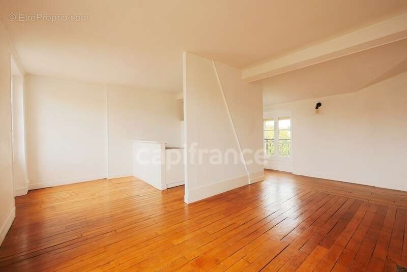 VERSAILLES CHANTIERS – Appartement lumineux 60 m² (70 m² utiles) proche gare, cave et local vélo - photo 2