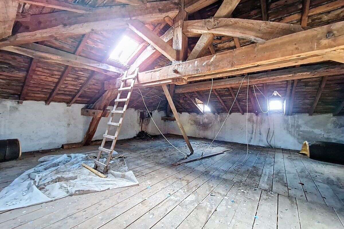 Maison à LE BOIS-D&#039;OINGT