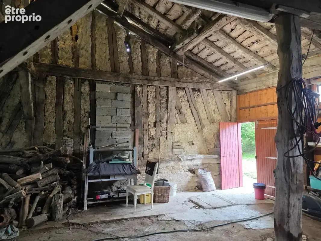 Maison de campagne avec dépendances et terrain proche des commodités - photo 8