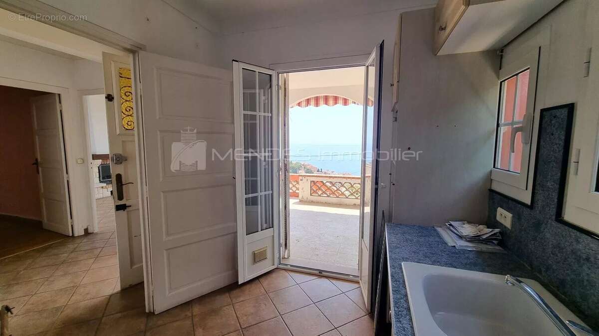 Villa vue mer a renover a cap d'ail - photo 9