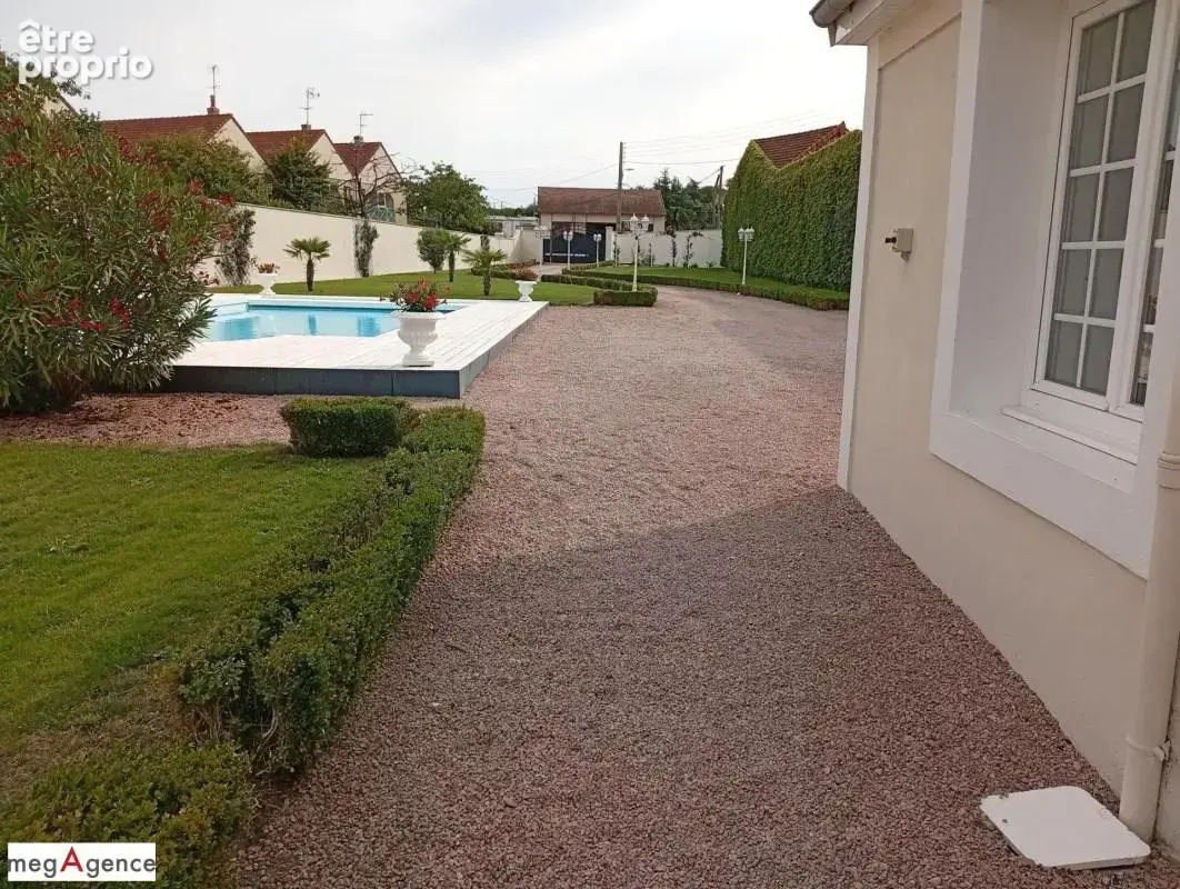 Maison 5 chambres, piscine garage cave puit - photo 2