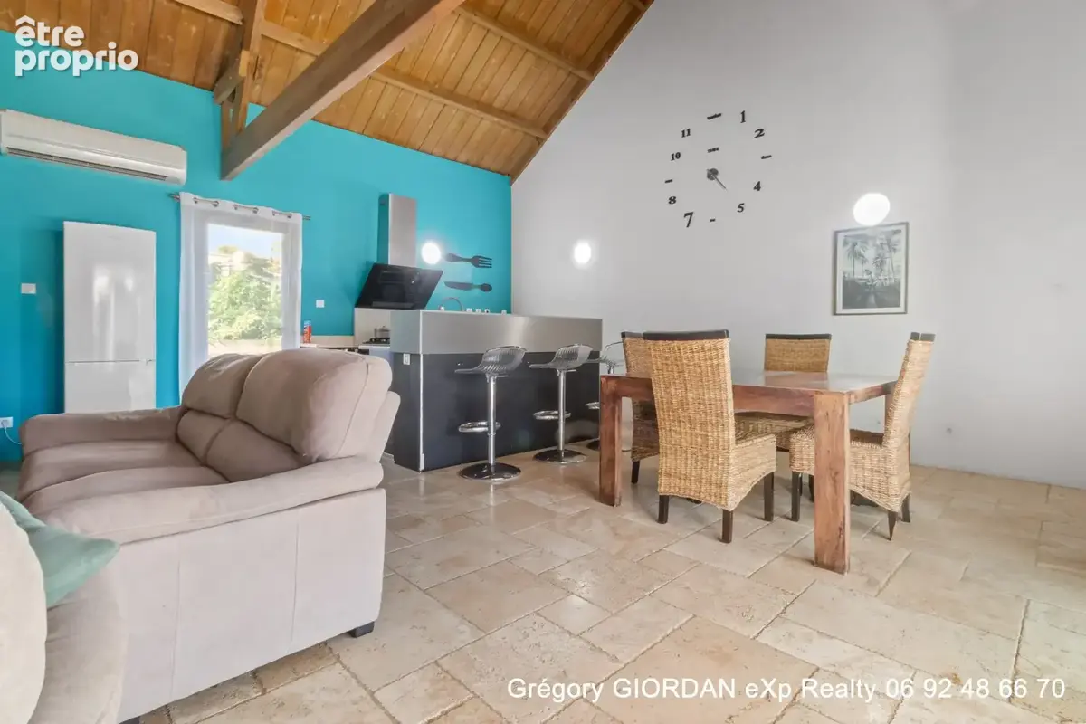 Maison 140 m² à Saint-Pierre  - photo 3