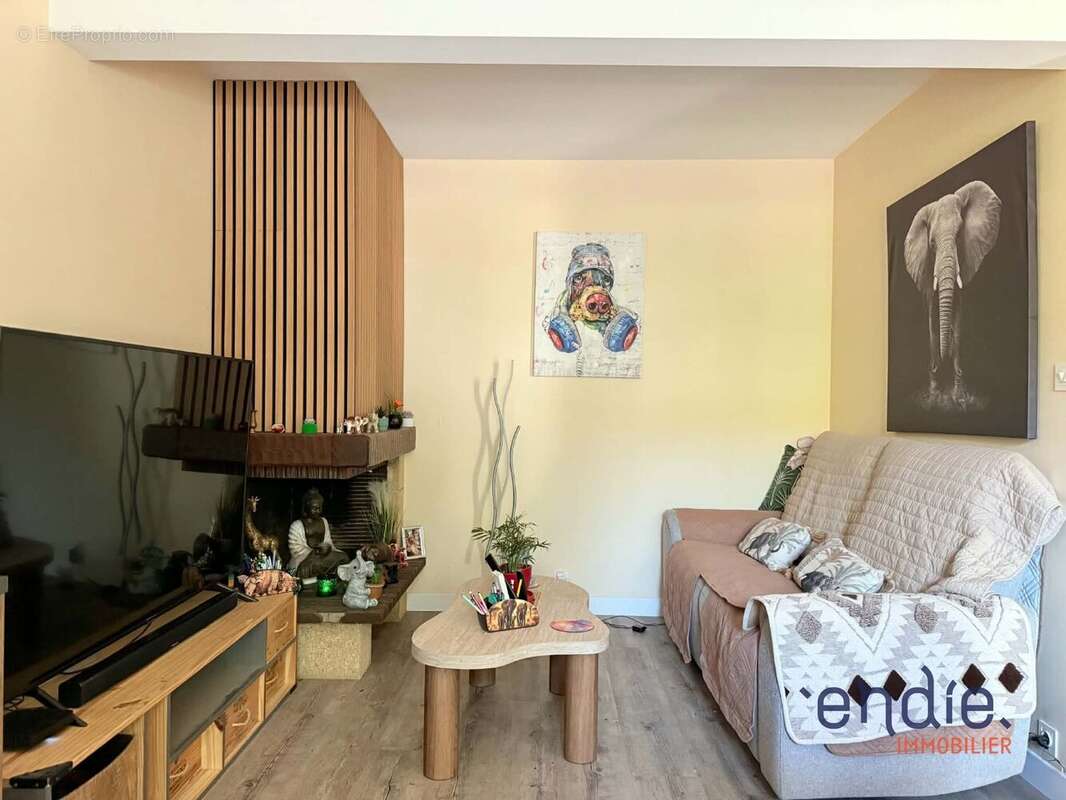 Maison 104 m² à Dompierre-Sur-Besbre  - photo 2
