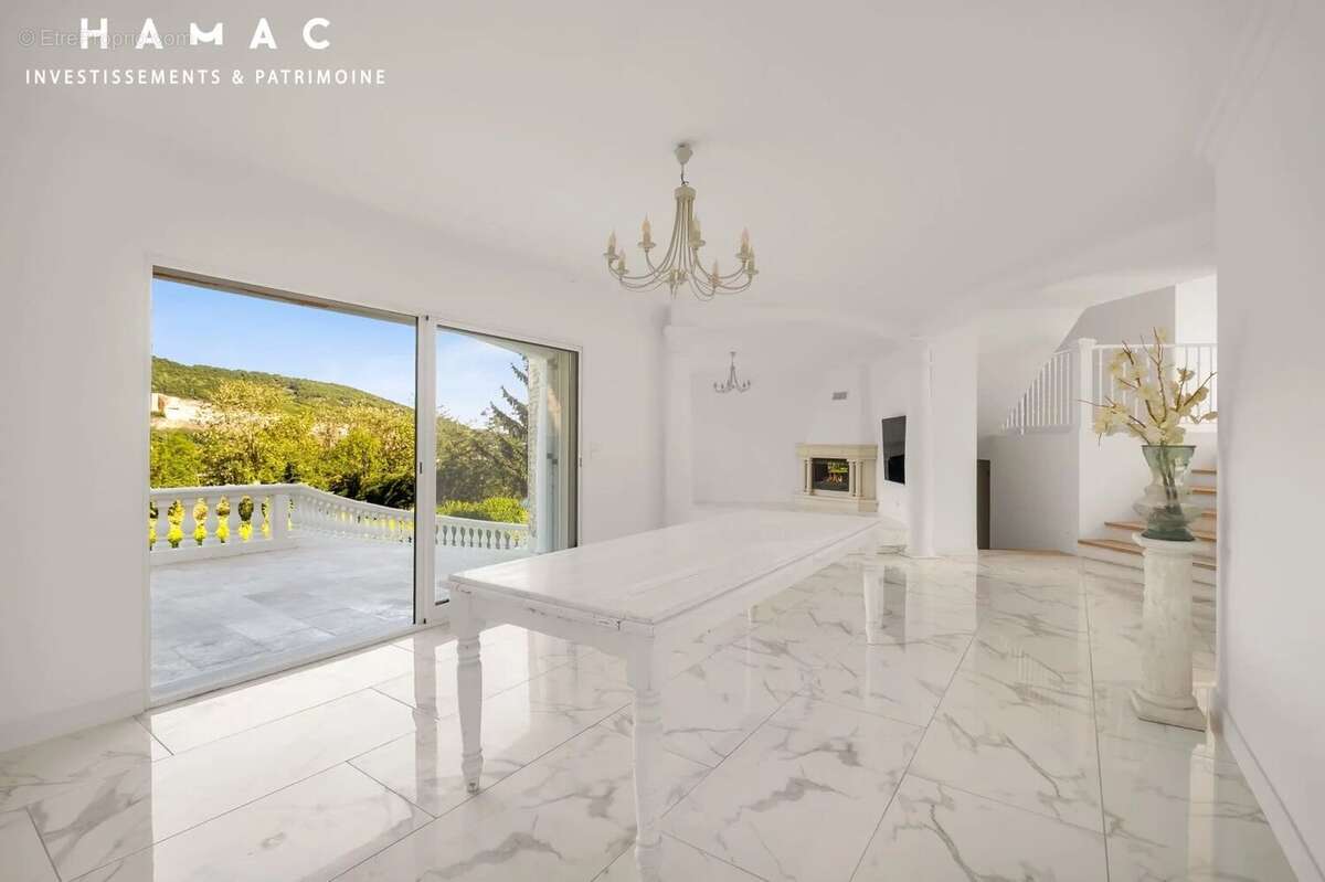 Maison -  6 pièces - Rochetaillée -sur-Saône - photo 8