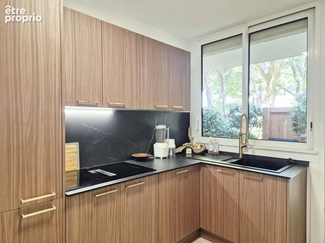 Grand T4 secteur ponant en rez-de-jardin. - photo 10