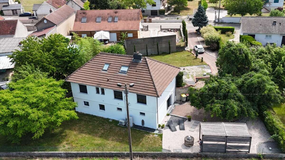 Saulon-La-Chapelle, Maison 6 pièces – 124 m²  Magnifique Terrain de 1340 m2 Piscinable - photo 2
