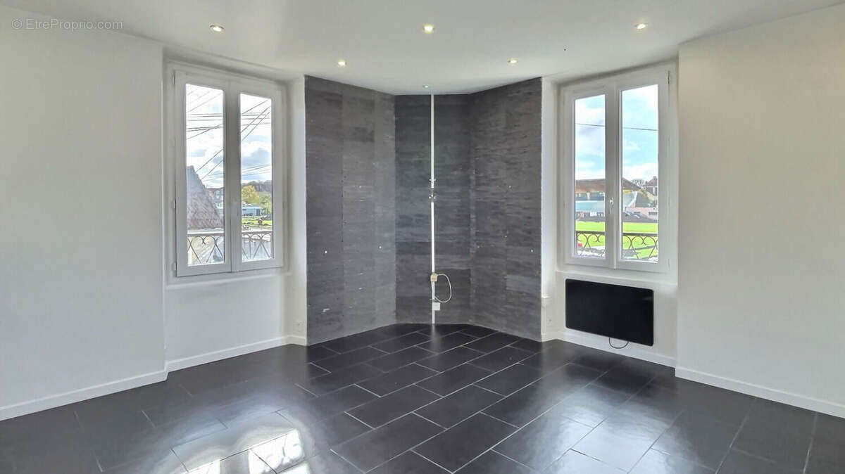 Appartement à CORBEIL-ESSONNES