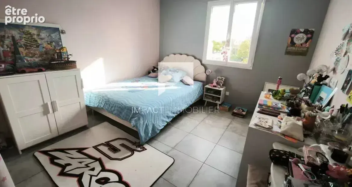 La crau – maison contemporaine avec piscine, jardin plein sud, garage et stationnement - photo 9