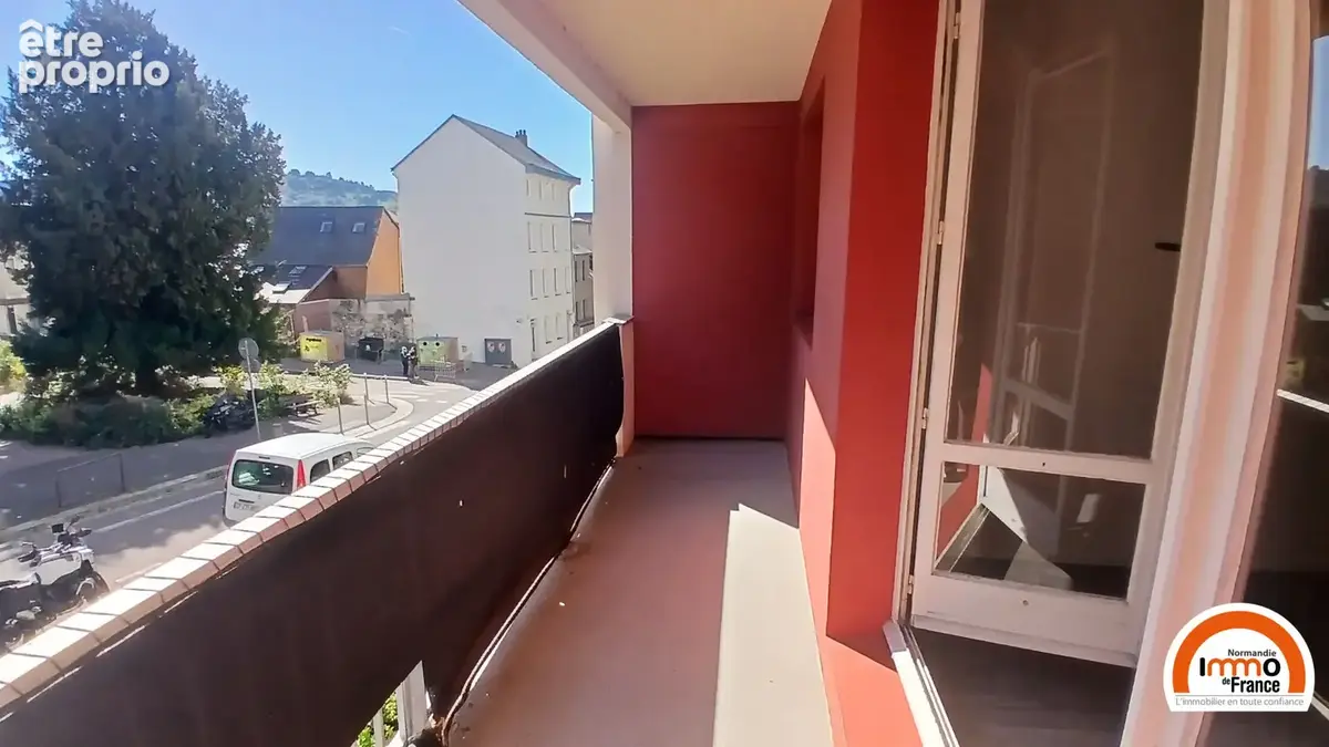 T3 67 m² - balcon - parking - cave - photo 2