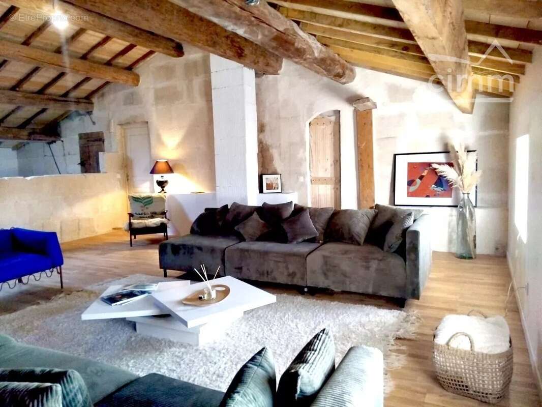 Ancien couvent du XVIIe siècle à Arles — 485 m² sur 5060 m² de terrain - photo 3