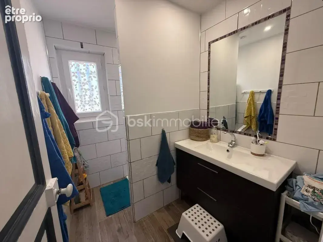 À Rocbaron (83136), superbe villa de plain-pied entièrement rénovée avec 3 chambres et grand terrain - photo 8