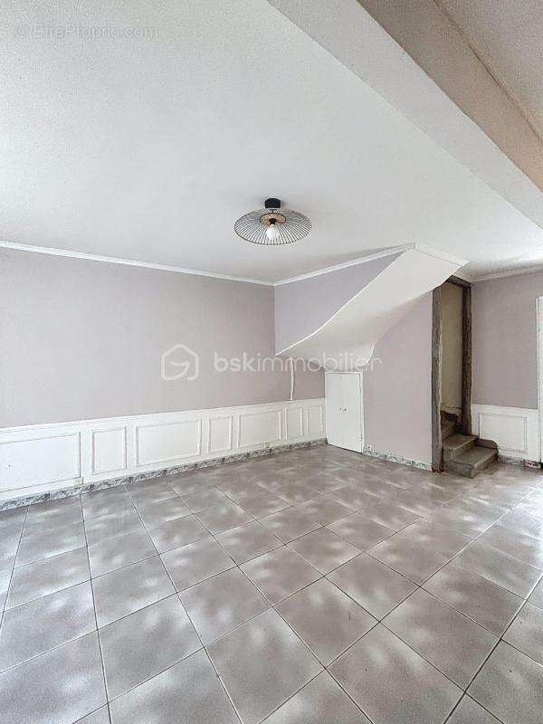 Maison à CHARLY
