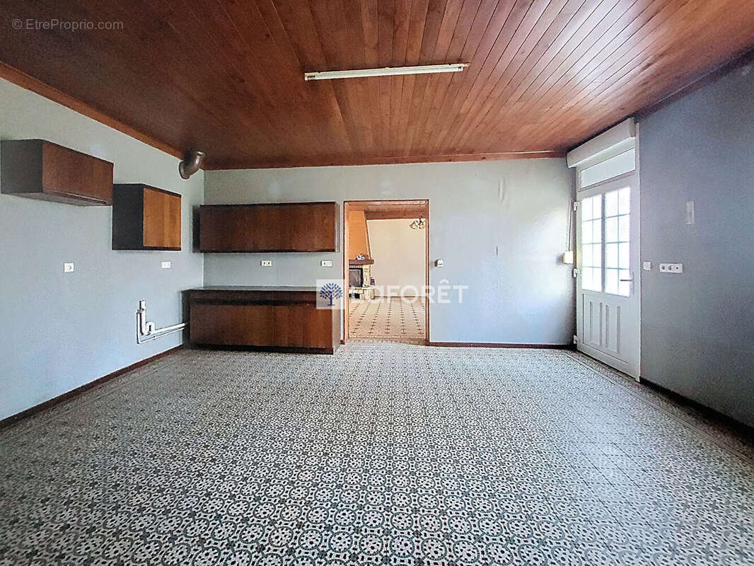 Maison à MONTBREHAIN