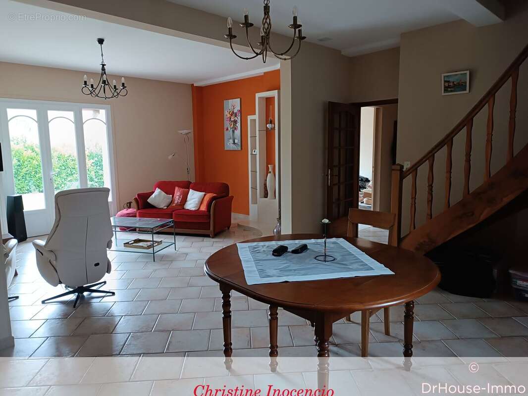 Maison à BARBEZIEUX-SAINT-HILAIRE