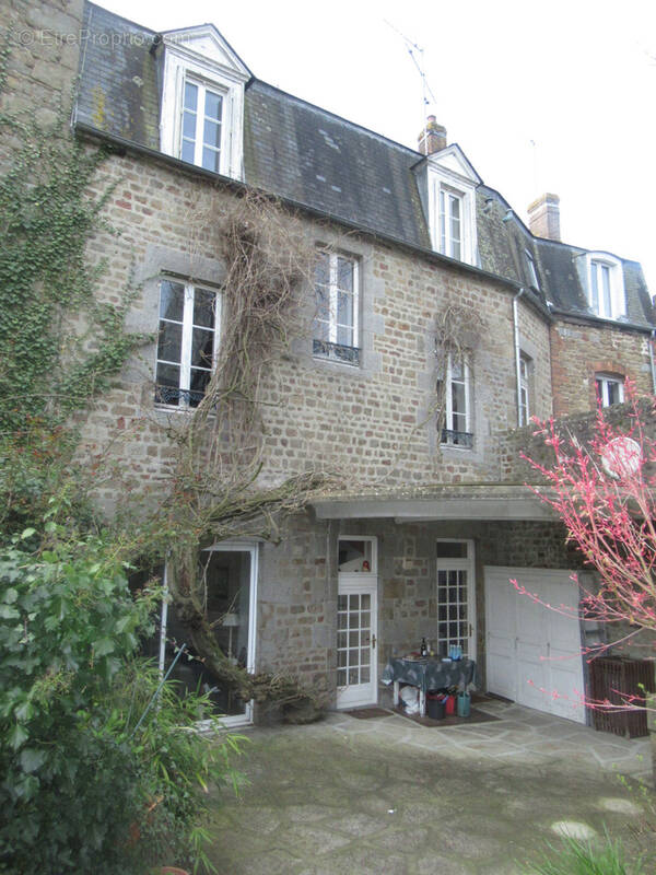 Maison à LA FERTE-MACE