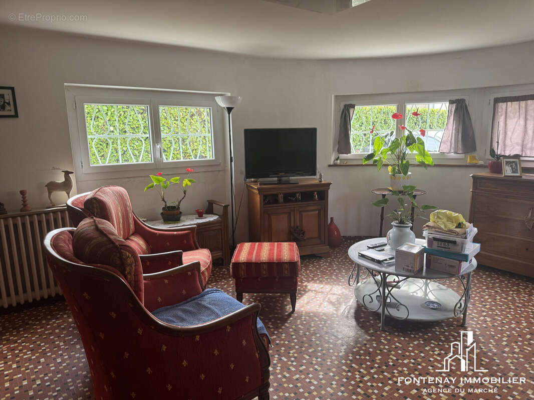 Maison 242 m² à Fontenay-Le-Comte  - photo 8
