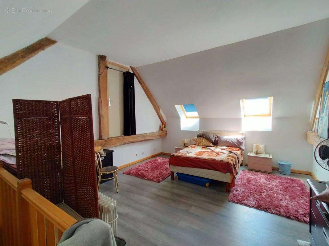 Maison à COURCITE