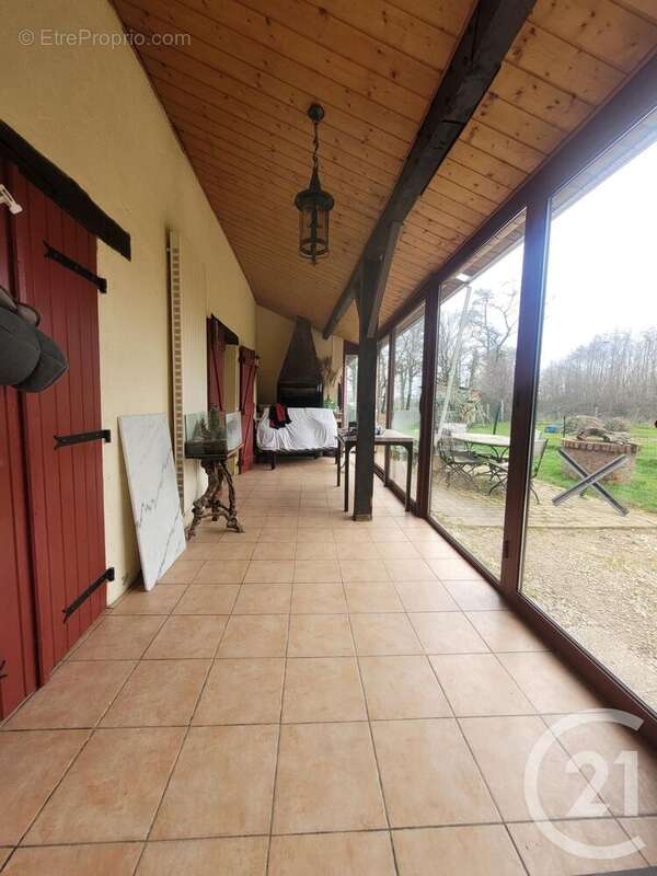Maison 161 m² à Menetreuil  - photo 14