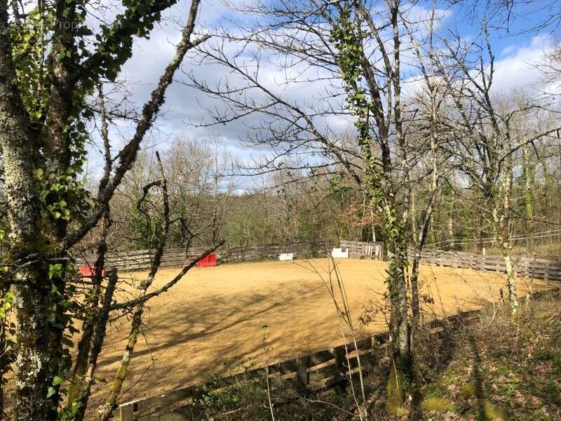 Maison à RUELLE-SUR-TOUVRE