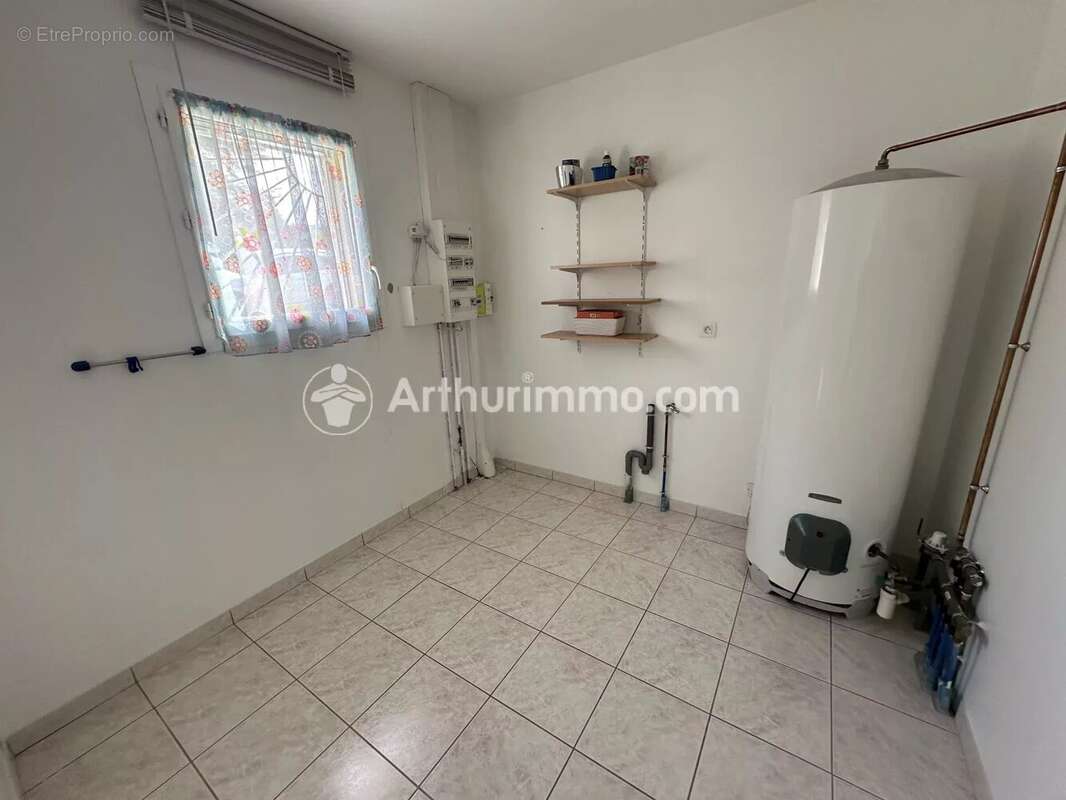 Maison à SAINT-LEON-SUR-L'ISLE