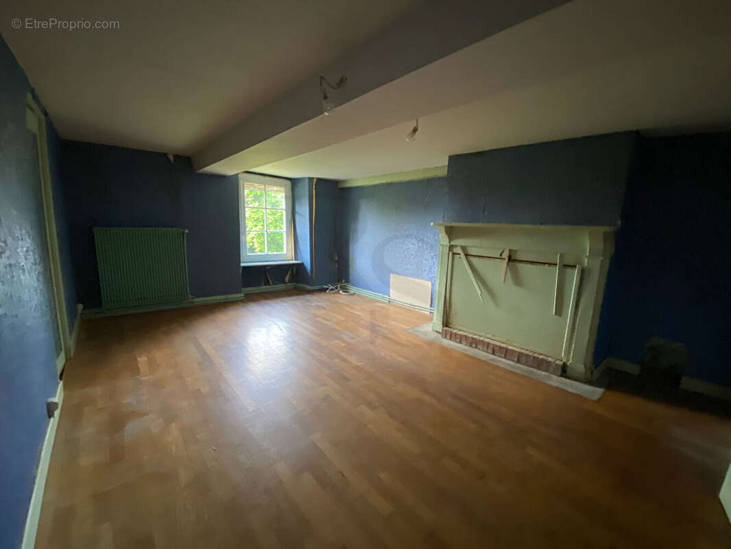 Maison à CHAMPSECRET