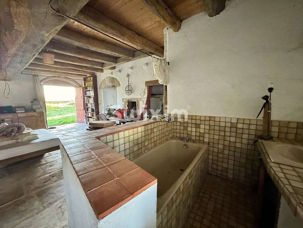 Maison à AVALLON