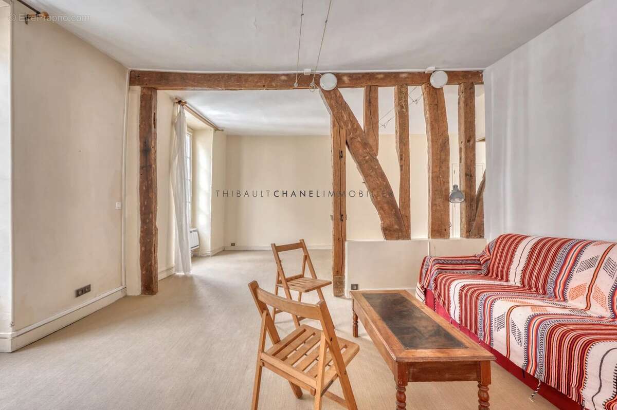 Appartement à PARIS-4E