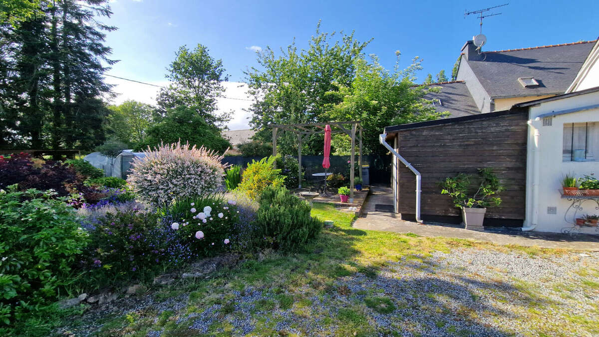 Maison à MENEAC