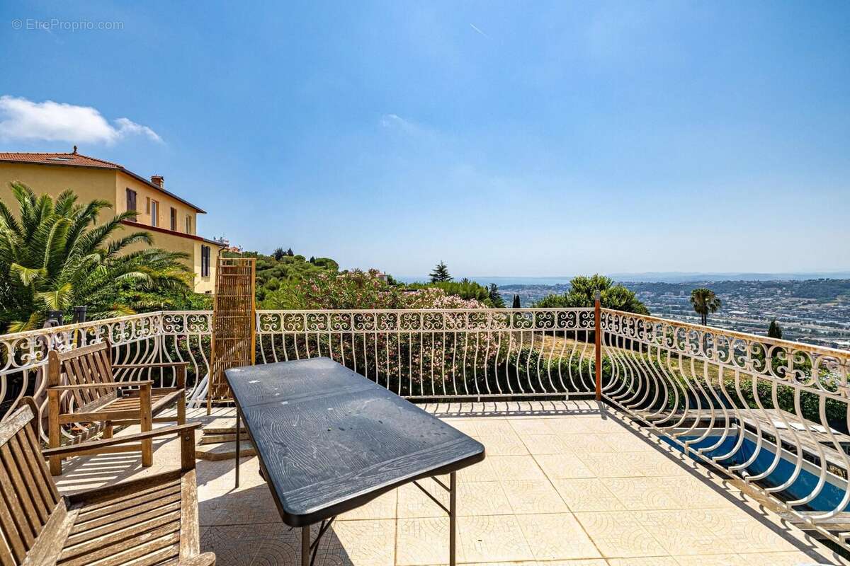 Nice - Fabron - Villa de 135 m2 - Terrain de 580m2 - Vue Mer et montagnes - photo 9