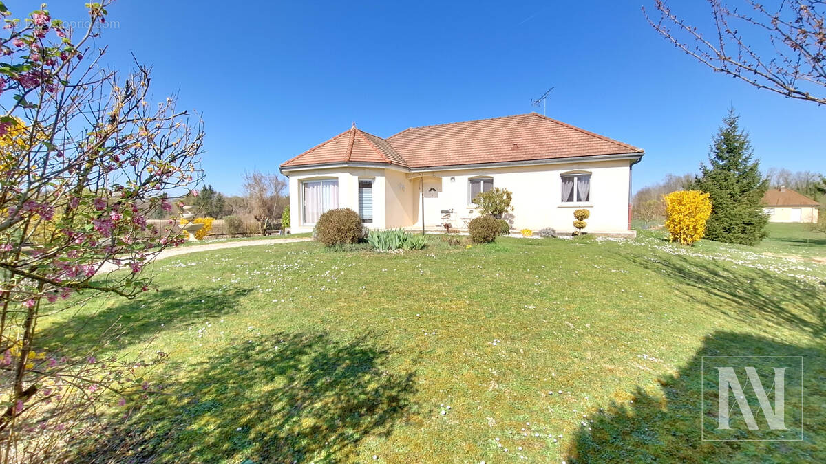Maison à NOZAY
