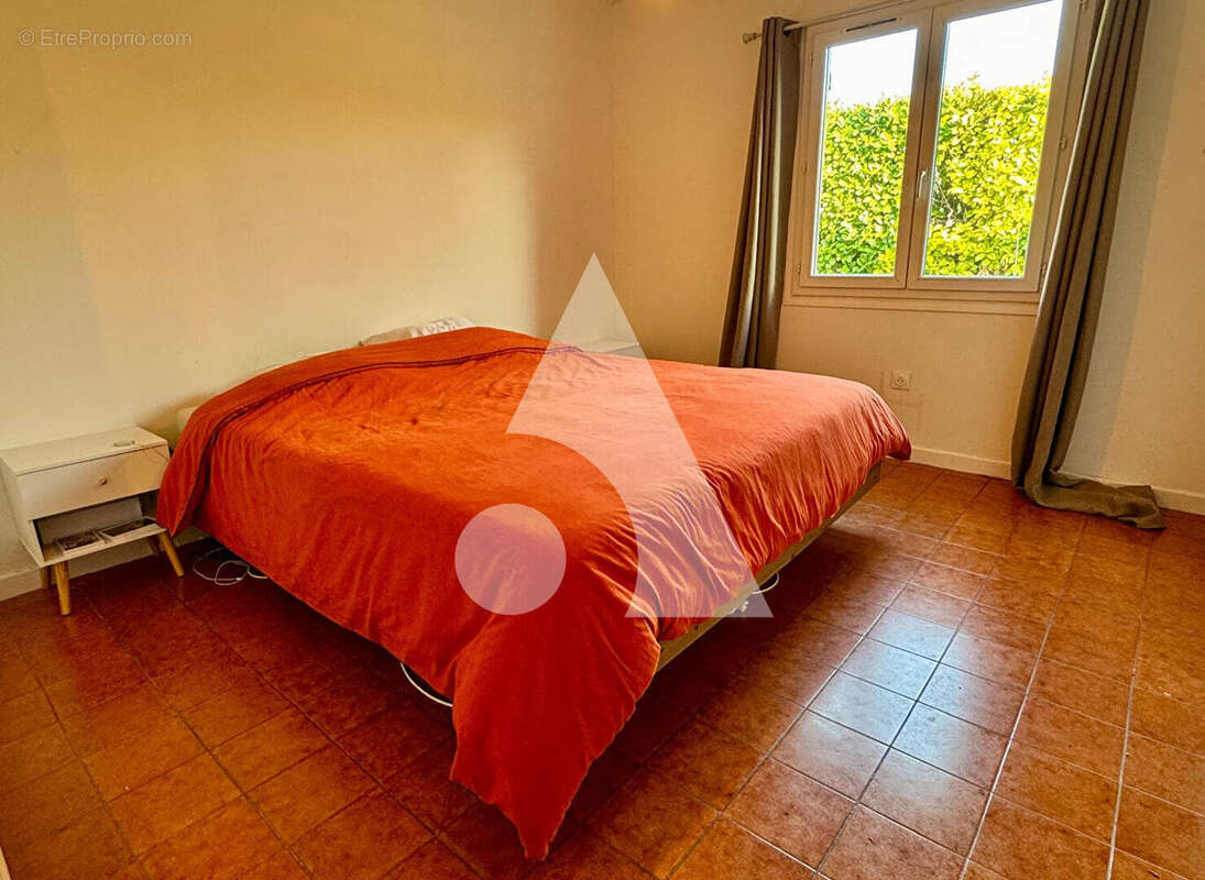 Maison à L'ISLE-SUR-LA-SORGUE