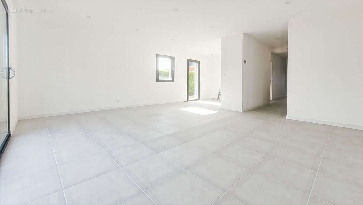 Maison 114 m² à Isse  - photo 2