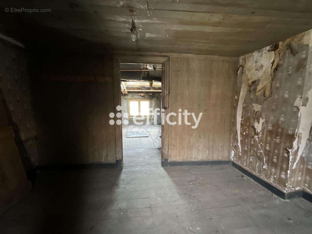 Appartement 148 m² à Le Cheylard  - photo 3